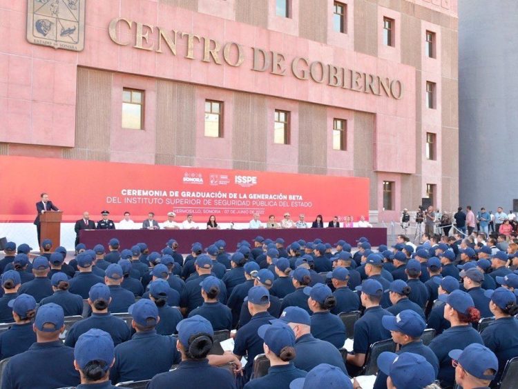 Egresa generación Beta del Issspe