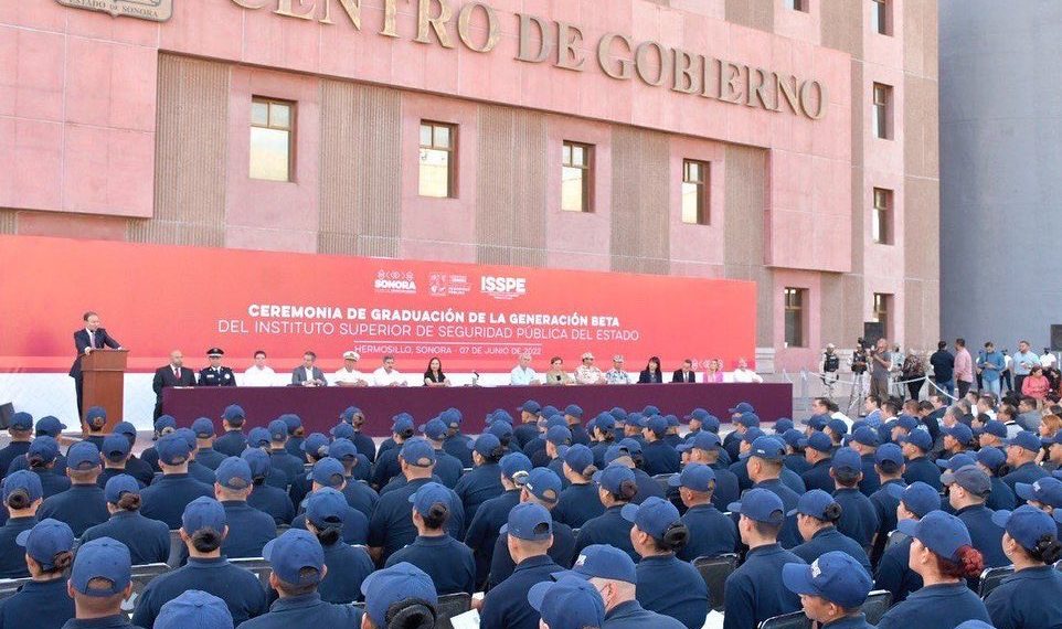 Egresa generación Beta del Issspe