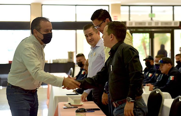 Promueve Toño Astiazarán en empleados municipales el trabajo en equipo