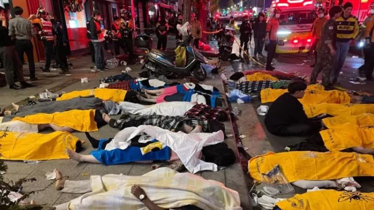 ESTAMPIDA EN COREA DEL SUR DEJA A 150 MUERTOS Y DECENAS DE HERIDOS 