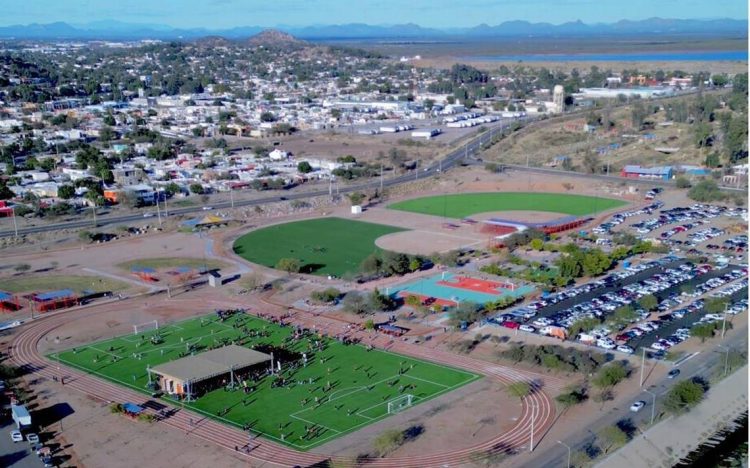 GRUPOS AMBIENTALISTAS SE MANIFIESTAN POR FUERA DE PALACIO MUNICIPAL, EXIGEN NO SE REALICEN OBRAS EN EL CÁRCAMO
