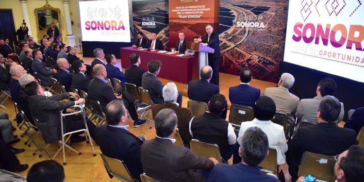 PRESENTA GOBERNADOR PLAN SONORA DE ENERGÍAS SOSTENIBLES A EMPRESARIOS