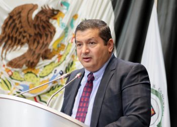 APRUEBA CONGRESO DEL ESTADO LIMITAR FACULTADES AL PODER EJECUTIVO EN EL OTORGAMIENTO DE NOTARÍAS AL FINAL DEL SEXENIO