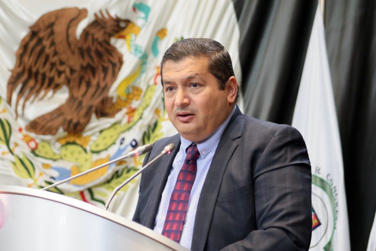 APRUEBA CONGRESO DEL ESTADO LIMITAR FACULTADES AL PODER EJECUTIVO EN EL OTORGAMIENTO DE NOTARÍAS AL FINAL DEL SEXENIO