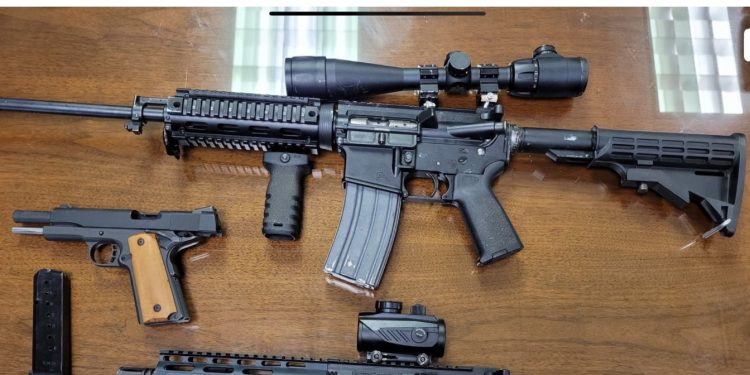 CONFISCAN EN NOGALES, ARIZONA ARMAS Y VEHÍCULOS CON DESTINO A MÉXICO