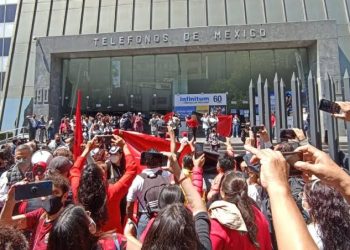 HUELGA DE TELÉFONOS DE MÉXICO ESTALLA EN TODO EL PAÍS