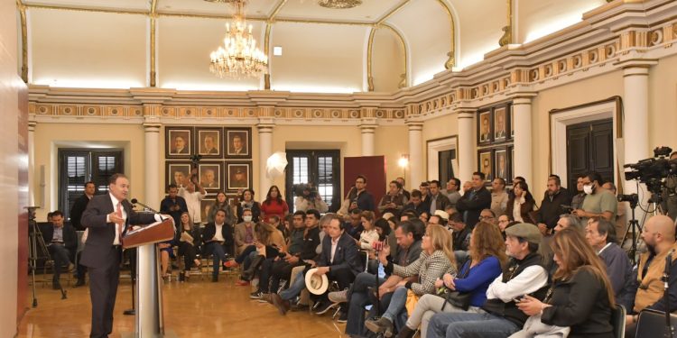 RECURSOS OBTENIDOS POR CONCESIÓN DE INFRAESTRUCTURA SE USARÁN PARA REPARACIÓN DE CARRETERAS: GOBERNADOR DURAZO MONTAÑO
