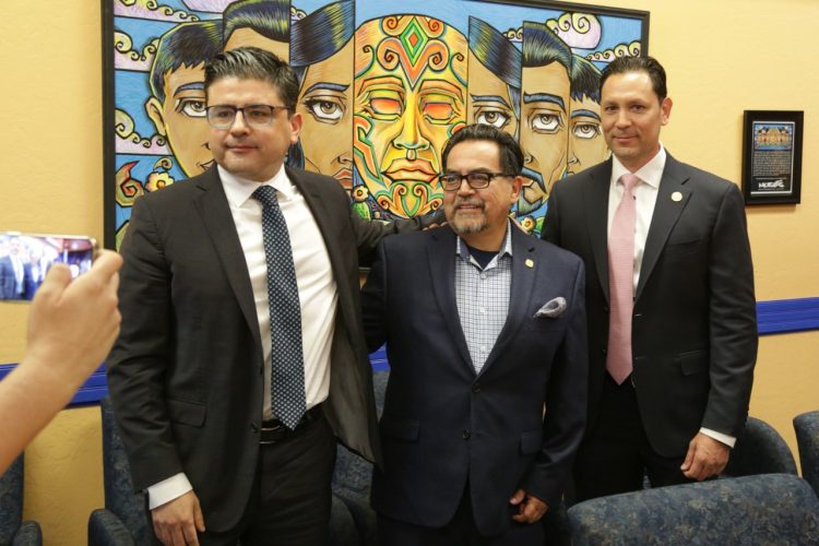 Socializa Kiko Munro iniciativas que garantizan derecho al voto de sonorenses que residen en el extranjero y crear la figura de diputado migrante