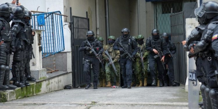 Exige México investigación del asalto contra embajada en Quito