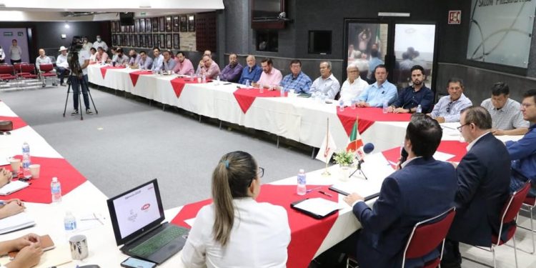 Firma CMIC Sonora convenio de colaboración con CECOP