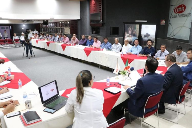 Firma CMIC Sonora convenio de colaboración con CECOP