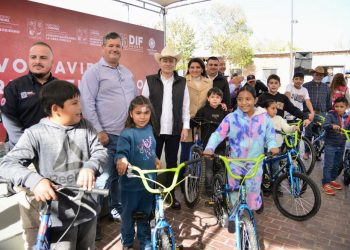 Beneficia gobernador Durazo a familias de la sierra con operativo navideño