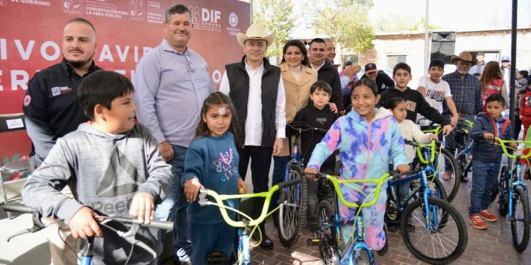 Beneficia gobernador Durazo a familias de la sierra con operativo navideño