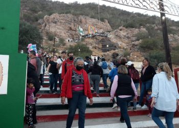ACUDEN CIENTOS DE FELIFRESES AL CERRO DE LA VIRGEN
