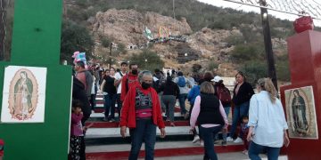 ACUDEN CIENTOS DE FELIFRESES AL CERRO DE LA VIRGEN