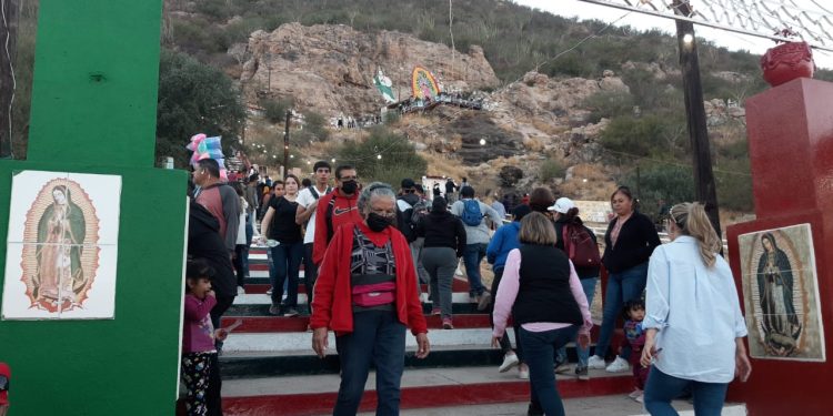 ACUDEN CIENTOS DE FELIFRESES AL CERRO DE LA VIRGEN