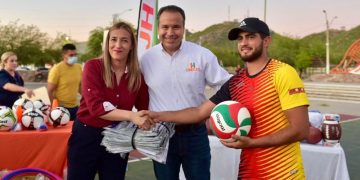 Responde Toño Astiazarán a niñas, niños y jóvenes deportistas