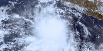 TORMENTA HILARY ‘TOMA FUERZA’ Y PODRÍA CONVERTIRSE EN HURACÁN