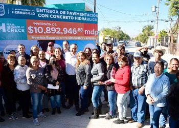 ENTREGA ANTONIO ASTIAZARAN LA AVENIDA ESQUEDA PAVIMENTADA CON CONCRETO