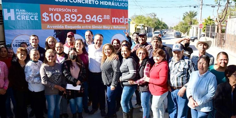 ENTREGA ANTONIO ASTIAZARAN LA AVENIDA ESQUEDA PAVIMENTADA CON CONCRETO