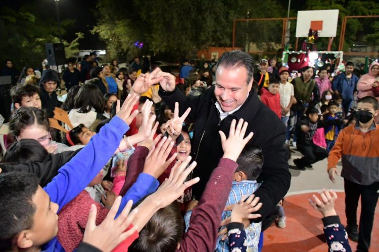 COMPARTE ANTONIO ASTIAZARÁN UNA JORNADA DE DIVERSION CON HABITANTES DEL NORTE DE LA CIUDAD&nbsp;