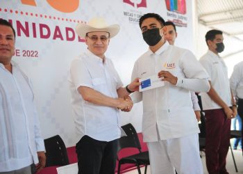 Siempre estaré al lado de las y los estudiantes de mi tierra: gobernador Alfonso Durazo