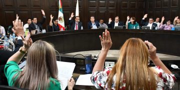 CELEBRA TOÑO ASTIAZARÁN QUE EN 3 DÍAS EMPRESAS RECIBAN SU LICENCIA DE FUNCIONAMIENTO