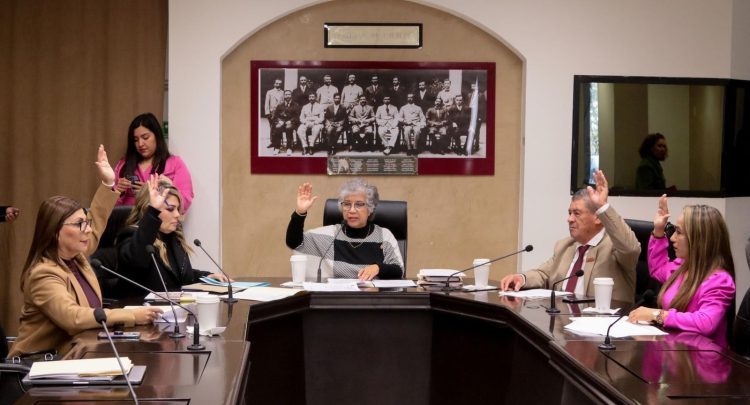 APRUEBAN INICIATIVAS DE LEYES DE INGRESOS Y PRESUPUESTO DE INGRESOS DE LOS 72 AYUNTAMIENTOS.