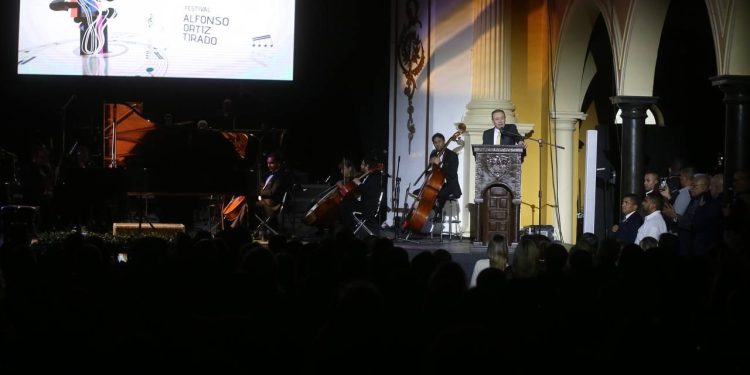 Gobernador Durazo clausura con gran éxito actividades de la 39 edición del FAOT