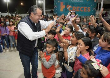 CONSTRUYE ANTONIO ASTIAZARÁN COMUNIDAD EN POSADA CRECES EN CENTRO HÁBITAT SOLIDARIDAD 1