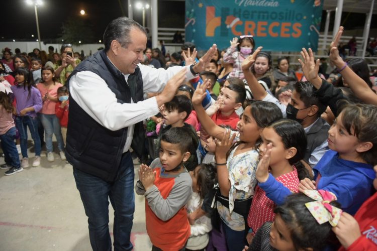 CONSTRUYE ANTONIO ASTIAZARÁN COMUNIDAD EN POSADA CRECES EN CENTRO HÁBITAT SOLIDARIDAD 1