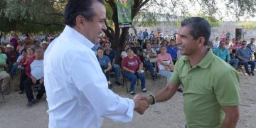 SE REÚNE TOÑO ASTIAZARÁN CON INTEGRANTES DE LA UNIÓN DE USUARIOS DE HERMOSILLO A.C.