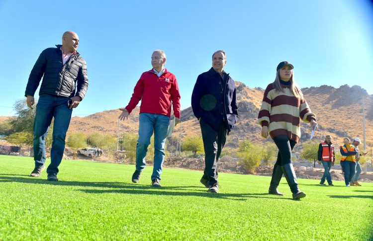 Supervisa Toño Astiazarán construcción de campo 3 de beisbol en El Cárcamo