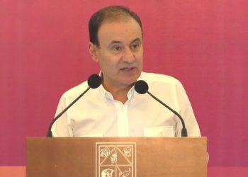 Firma&nbsp; ADM ley para derogación del uso de cubrebocas