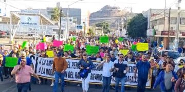 Marcha la Unión de Usuarios de Hermosillo por el derecho humano a la luz en Sonora