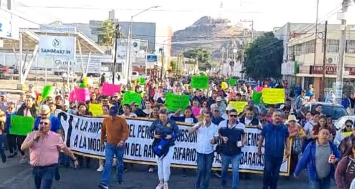 Marcha la Unión de Usuarios de Hermosillo por el derecho humano a la luz en Sonora