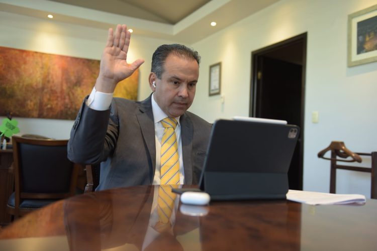 Suma Toño Astiazarán apoyo del Fondo Deportivo del IDH para cuatro deportistas