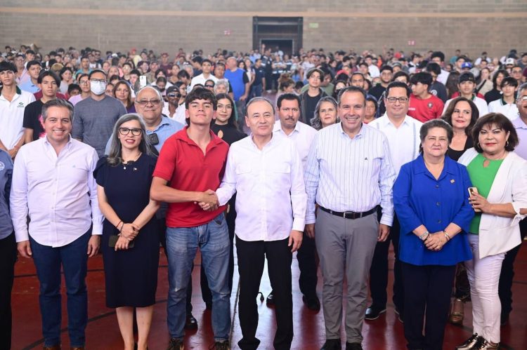 Entrega gobernador Durazo mil 220 bicicletas para Hermosillo