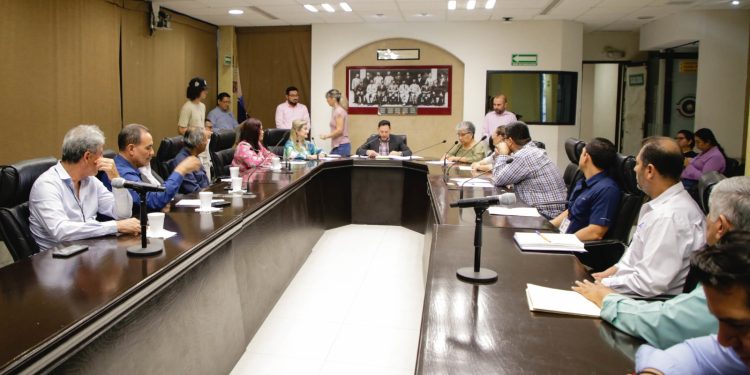 Realizan parlamento abierto en materia de Ley de Pavimentos