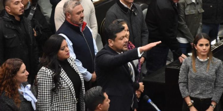 Congreso de Nuevo León elige a Luis Enrique Orozco Suárez como gobernador interino; descarta propuestas de Samuel García