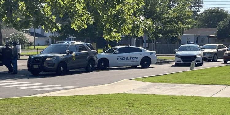 REPORTAN TIROTEO AFUERA DE HOSPITAL EN MISSISSIPPI; HAY CUATRO LESIONADOS