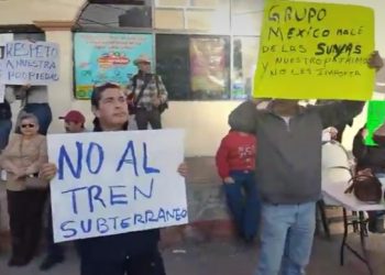 ¡No al tren en Nogales! Se manifiestan inconformes con pancartas
