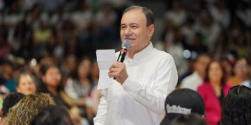 ENVIARÁ GOBERNADOR INICIATIVA A CONGRESO PARA HACER CONSTITUCIONAL EL OTORGAMIENTO DE BECAS EN SONORA