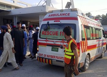 SUBE A 44 LA CIFRA DE MUERTOS POR EL ATAQUE CON UNA BOMBA EN UN MITIN POLÍTICO EN PAKISTÁN