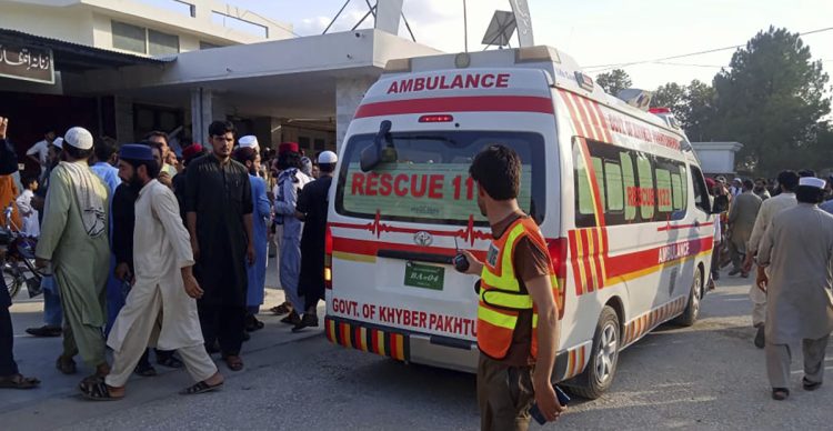 SUBE A 44 LA CIFRA DE MUERTOS POR EL ATAQUE CON UNA BOMBA EN UN MITIN POLÍTICO EN PAKISTÁN