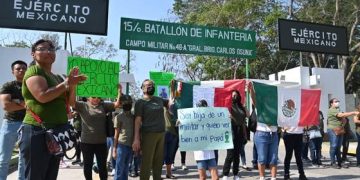 MARCHAN FAMILIAS EN MÉXICO A FAVOR DE DERECHOS HUMANOS DE MILITARES DETENIDOS EN TAMAULIPAS