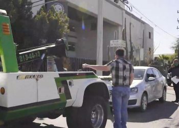 ANUNCIA TOÑO ASTIAZARÁN QUE SE ELIMINA COBRO DE ARRASTRE DE GRÚA