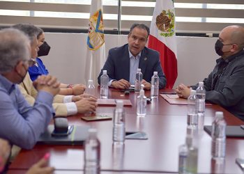FORMALIZA ALCALDE DE HERMOSILLO QUE POLICÍAS MUNICIPALES ESTUDIEN EN CONDICIONES PREFERENCIALES