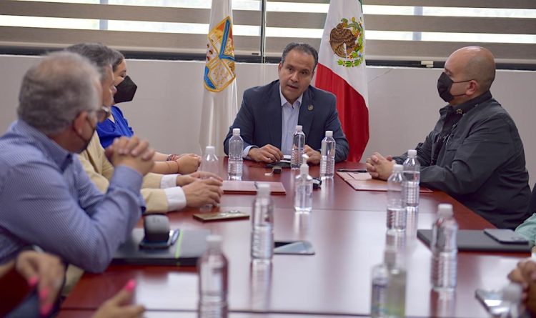 FORMALIZA ALCALDE DE HERMOSILLO QUE POLICÍAS MUNICIPALES ESTUDIEN EN CONDICIONES PREFERENCIALES