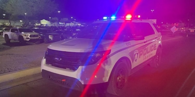 POLICÍA DE PHOENIX MATA A TIROS A SOSPECHOSO
